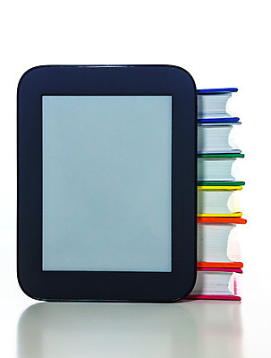 포토 JPG 해외이미지 교육 텍스트 사람없음 독서 알약 쌓기 장비 정보 전자책 중앙 도서관 무선전화기 흰배경 문학 페이지 해외202004 해외포토 백그라운드 모션 약 흰색 전화기 파일형식 이미지허브