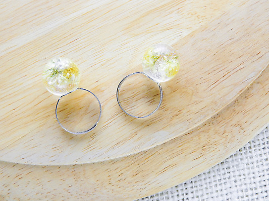 포토 JPG 해외이미지 모양 식물 전통 디자인 꽃잎 꽃 분홍색 백그라운드 꽃무늬 목걸이 자연 표면 건조 미술 사람없음 장식 빛 컬러풀 장미 유행 귀여움 검은색 어둠 투명 닫기 은색 매끈함 보석 오브젝트 광택 마법 내추럴 엘리먼트 여의주 진짜 팬던트 핸드메이드 스타일 해외202004 해외포토 컬러 컨셉 무늬 장신구 모션 문화예술 감각 광석 생태계 파일형식 이미지허브