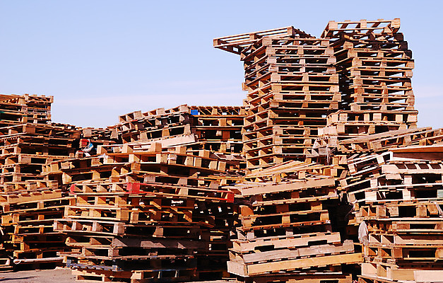 포토 JPG 해외이미지 주간 산업 교통시설 하늘 사람없음 야외 목재 파란색 쌓기 환경 장비 화물 오픈 주식 창고 오브젝트 마차 수납 단상 흙더미 생태학 정물화 중고 많음 해외202004 해외포토 자연요소 나무 교육 교통수단 컬러 교통 컨셉 재료 모션 금융 흙 운송업 시설 그림 파일형식 더미 이미지허브