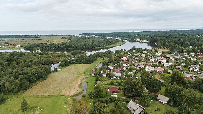 포토 JPG 해외이미지 유럽 파도 바다 백그라운드 밭 자연 추상 안테나 풍경 사람없음 야외 물 강 시골 드론 라트비아 조감도 해외202004 해외포토 자연요소 나라 무늬 농업 통신 북유럽 생태계 파일형식 이미지허브