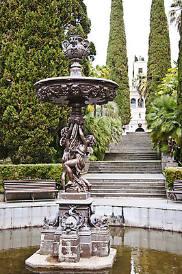 포토 JPG 해외이미지 나무 공원 어린이 잎 자연 주택 따뜻함 미술 사람없음 목재 초록색 컬러풀 조각상 노란색 꽃병 맑음 봄 산책 나뭇가지 신선 관목 분수 단계 해외202004 해외포토 식물 계절 공공시설 꽃 컬러 재료 날씨 문화예술 휴식 사람 건물 조형물 생태계 파일형식 이미지허브