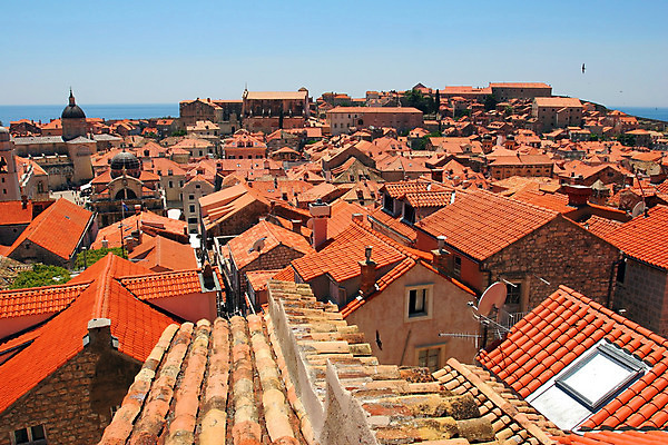 포토 JPG 해외이미지 외관 유럽 바다 여행 백그라운드 패턴 오렌지 건축양식 지붕 휴가 주택 풍경 사람없음 갈색 교회 탑 줄무늬 덮개 종 조약돌 도시 도자기 중세 역사 보호 옥상 지중해 타일 질감 점토 포트 타운 크로아티아 그런지 두브로브니크 방수 옛날 해외202004 해외포토 건축물 건축 나라 컬러 컨셉 무늬 과일 종교건축 건물 뚜껑 돌_바위 파일형식 이미지허브