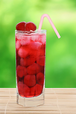 포토 JPG 해외이미지 음료 과일 유리 사람없음 물 얼음 주스 젖음 추위 물방울 신선 칵테일 투명 체리 떨어짐 소프트포커스 시원함 자르기 레모네이드 가득함 큐브 오브젝트 싱글 상쾌 냅킨 밀짚 토닉 해외202004 해외포토 자연요소 감정 컨셉 모션 재질 주류 촬영기법 짚 에이드 파일형식 이미지허브