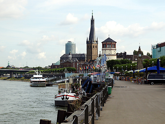 포토 JPG 해외이미지 독일 파노라마 사람없음 물 강 세일 보트 스카이라인 해외202004 해외포토 자연요소 유럽 배_교통 촬영기법 파일형식 이미지허브