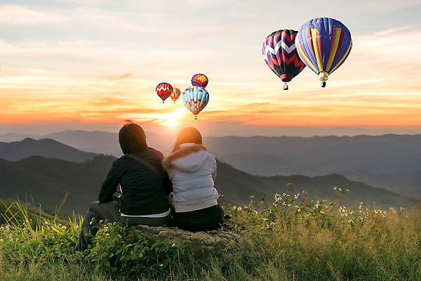 포토 JPG 해외이미지 여자 여행 백그라운드 배낭 자연 하늘 산 서기 풍경 사람없음 야외 뜨거움 풍선 소셜네트워크 해외202004 해외포토 가방 모션 사람 생태계 파일형식 이미지허브
