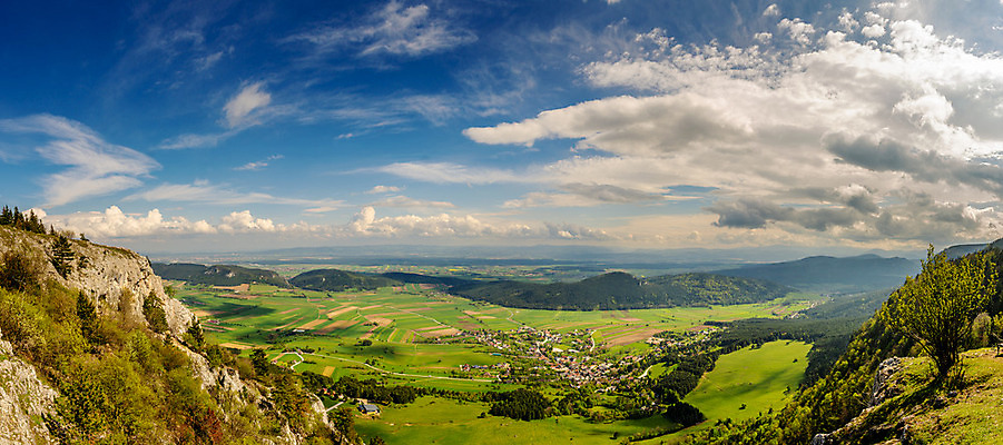 포토 JPG 해외이미지 구름 유럽 벽 여행 하늘 휴가 산 파노라마 풍경 사람없음 초록색 태양 계곡 점 오스트리아 숲 큼 해외202004 해외포토 자연요소 나라 컬러 촬영기법 크기 파일형식 이미지허브