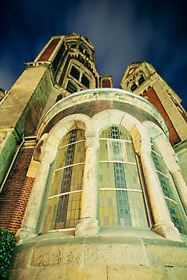 포토 JPG 해외이미지 전통 외관 기독교 종교 벽 패턴 건축양식 창문 유리 돌담 사람없음 야외 건물 장식 빛 성당 교회 탑 검은색 어둠 거친 모서리 보호 야간 큼 신성 희생 기념물 빛망울 수녀원 숭배 신앙심 해외202004 해외포토 자연요소 건축물 건축 컬러 컨셉 무늬 종교건축 재질 담장 돌_바위 크기 파일형식 이미지허브