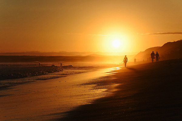 포토 JPG 해외이미지 라이프스타일 실루엣 모래 파도 바다 여행 백그라운드 오렌지 하늘 휴가 휴식 사람 풍경 사람없음 야외 가로 물 여름 빛 햇빛 태양 반사 노란색 걷기 일출 사진촬영 황혼 일몰 새벽 산책 만 황금 모래언덕 남아프리카 수평선 해외202004 해외포토 자연요소 계절 컬러 컨셉 과일 모션 아프리카 촬영기법 생활 노을 촬영 언덕 파일형식 이미지허브