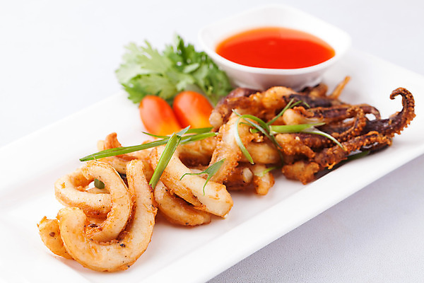 포토 JPG 해외이미지 접시 음식 조각 고추 요리 사람없음 노란색 식당 식사 저녁식사 튀김 흰색 뜨거움 황금 맛 먹기 해산물 오징어 문어 점심식사 깊이 부스러기 해외202004 해외포토 식기 컬러 컨셉 채소 모션 연체동물 상점 수중동물 파일형식 이미지허브