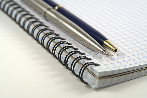 포토 JPG 해외이미지 교육 종이 백그라운드 컨셉 패턴 비즈니스 학교 수업 문구용품 나선형 사람없음 사무실 연필 쪽지 공책 자료 공백 심볼 오브젝트 페이지 조언 해외202004 해외포토 무늬 학용품 필기구 파일형식 이미지허브