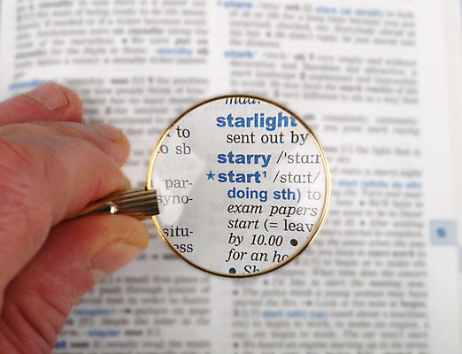 포토 JPG 해외이미지 손 응시 교육 종이 백그라운드 컨셉 생각 비즈니스 텍스트 유리 표시 성공 돋보기 추상 아이디어 창조 사람없음 책 금융 단어 사무실 신문 시장 확대 대표 심볼 분석 사인 검색 시작 질감 문서 투자 형광펜 해결 조언 강조 해외202004 해외포토 문자 시선 무늬 재질 신체부위 간행물 경제 펜 뉴스 파일형식 이미지허브