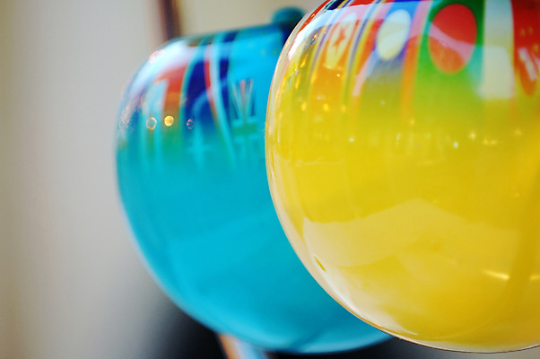 포토 JPG 해외이미지 지구 백그라운드 일러스트 공 추상 사람없음 세계 반사 노란색 깃발 원형 청록색 블러 해외202004 해외포토 도형 컬러 무늬 파일형식 이미지허브