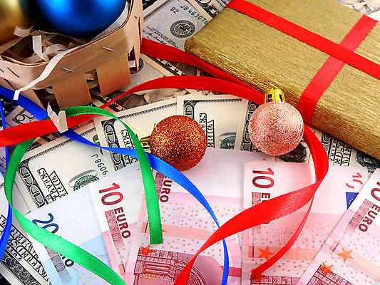 포토 JPG 해외이미지 전통 계절 리본 백그라운드 크리스마스 지폐 돈 비즈니스 공 벽지 성공 휴가 새로움 기념 선물 사람없음 장식 빨간색 초록색 금융 빛 상자 노란색 달러 축제 미국 장식볼 흰색 축하 생일 재산 황금 고급 소프트포커스 12월 연도 활 다이아몬드 보물 블러 카피스페이스 해외202004 해외포토 기념일 컬러 컨셉 북아메리카 촬영기법 경제 공백 날짜 보석 파일형식 이미지허브