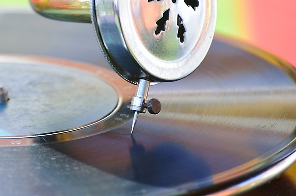 포토 JPG 해외이미지 음악 백그라운드 놀이 사람없음 검은색 소리 장비 수확 골동품 역사 클래식 향수 묘사 복고 오디오 축음기 비닐 턴테이블 구식 선로 옛날 플레이어 해외202004 해외포토 컬러 음향기기 컨셉 농업 재질 문화예술 전자제품 화장품 파일형식 이미지허브