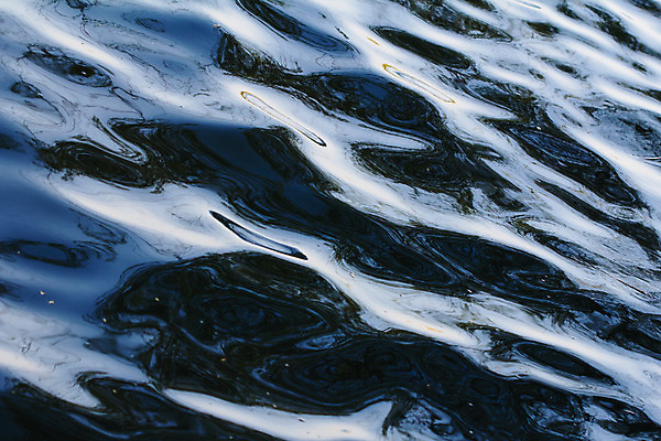 포토 JPG 해외이미지 호수 물결 파도 바다 이동 자연 표면 불꽃 사람없음 초록색 물 파란색 강 반사 습기 젖음 촉촉함 흐름 가을 저수지 신선 액체 개울 수분 질감 내추럴 현재 해외202004 해외포토 자연요소 계절 컬러 컨셉 불 생태계 파일형식 이미지허브