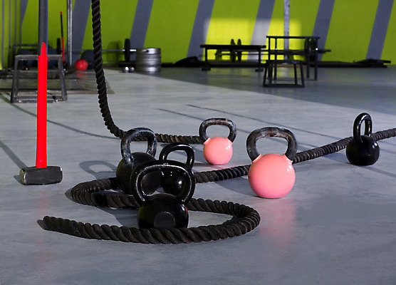 포토 JPG 해외이미지 밧줄 벽 스포츠 백그라운드 운동화 십자가 신체 공 바닥 실내 건강 그림자 사람없음 운동 검은색 힘 아령 장비 종 바 당기기 몸무게 망치 보디빌더 연습 오브젝트 클럽 체육관 근육질 리프트 역도 무거움 러시아인 케틀벨 크로스핏 해외202004 해외포토 서양인 줄 컬러 신발 모션 근육 내부 공구 무게 보디빌딩 몸매 파일형식 이미지허브