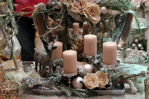 포토 JPG 해외이미지 나무 계절 기념일 리본 백그라운드 크리스마스 겨울 휴가 조명 새로움 실내 선물 사람없음 장식 빨간색 빛 노란색 세일 상점 축제 놀람 기쁨 축하 오스트리아 시장 황금 우아함 12월 심볼 오브젝트 활 주기 상업 타운 소매 광 잘츠부르크 스타일 해외202004 해외포토 식물 감정 유럽 컬러 컨셉 모션 표정 이벤트 내부 도시 날짜 파일형식 이미지허브