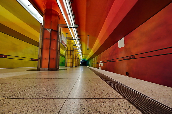 포토 JPG 해외이미지 여행 오렌지 건축양식 교통시설 독일 미술 사람없음 내부 빨간색 빛 컬러풀 노란색 기차 도시 기다림 전철 역 튜브 지하 타운 일반 그만 뮌헨 해외202004 해외포토 건축 유럽 육상교통 컬러 교통 과일 모션 문화예술 대중교통 시설 파일형식 이미지허브