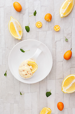 포토 JPG 해외이미지 전통 접시 영어 음식 백그라운드 과일 탁자 디저트 귤 건강 요리 사람없음 노란색 우주 케이크 계란 숟가락 이탈리아 흰색 시골 신선 도자기 플랫 달콤 맛 아침식사 정상 레몬 크림 위치 아몬드 성분 푸딩 노른자 고립 무스 커스터드 크림치즈 핸드메이드 해외202004 해외포토 문자 식기 유럽 컬러 가구 컨셉 치즈 수저 알 식사 견과류 파일형식 이미지허브