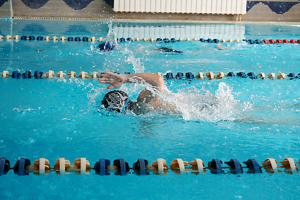 포토 JPG 해외이미지 백인 라이프스타일 계절 여자 남자 길 어린이 스포츠 포즈 이동 모션 건강 사람 소년 사람없음 빨간색 물 여름 파란색 청춘 운동 수영 경쟁 공연 만남 떨어짐 연습 속도 수영선수 기어가기 타격 프리스타일 해외202004 해외포토 자연요소 서양인 컬러 컨셉 운동선수 이벤트 생활 수상스포츠 파일형식 이미지허브