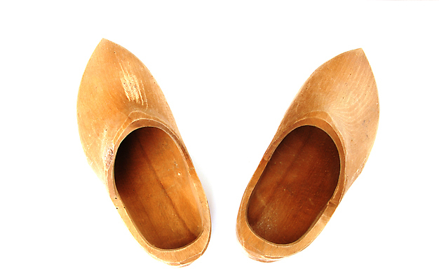 포토 JPG 해외이미지 전통 옷 문화 길 여행 백그라운드 신발 휴가 사람없음 목재 장식 빨간색 노란색 유행 검은색 산책 수확 골동품 흰색 업무 쌍 그리기 농부 자르기 오브젝트 네덜란드 기념품 암스테르담 고립 구식 민화 옛날 핸드메이드 해외202004 해외포토 나무 직업 유럽 컬러 농업 재료 모션 휴식 작업 그림 파일형식 이미지허브