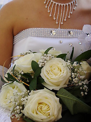 포토 JPG 해외이미지 옷 꽃다발 결혼 결혼식 휴가 사람없음 장식 장미 흰색 축하 해외202004 해외포토 꽃 컬러 컨셉 이벤트 파일형식 이미지허브