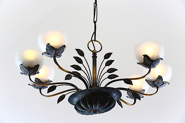 포토 JPG 해외이미지 조명 실내 사람없음 화려 고급 우아함 샹들리에 해외202004 해외포토 컨셉 내부 파일형식 이미지허브