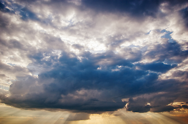 포토 JPG 해외이미지 구름 백그라운드 하늘 날씨 그림자 사람없음 어둠 황혼 새벽 회색 폭풍 천국 흐림 뇌우 세피아 폭풍우 해외202004 해외포토 자연요소 컬러 촬영기법 일몰 비_날씨 자연재해 파일형식 이미지허브
