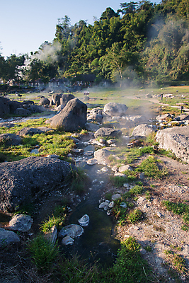 포토 JPG 해외이미지 식물 공원 아시아 여행 태국 자연 하늘 휴가 산 따뜻함 건강 동양인 풍경 사람없음 야외 초록색 물 여름 파란색 스파 힘 봄 바위 오픈 뜨거움 개울 숲 순수 송곳니 내추럴 옛날 유황 전국 해외202004 해외포토 자연요소 계절 공공시설 나라 컬러 컨셉 인종 강 돌_바위 치아 생태계 파일형식 이미지허브