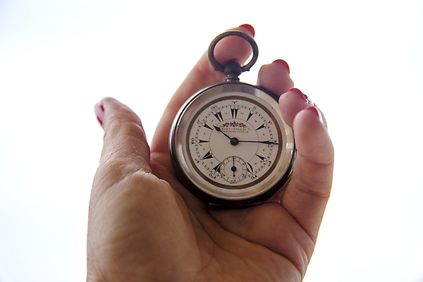 포토 JPG 해외이미지 손 얼굴 시계 컨셉 비즈니스 관리 사람없음 금속 수확 골동품 흰색 잡기 시간 역사 클래식 고급 우아함 주머니 손목시계 향수 오브젝트 복고 과거 다이얼 타이머 거짓말 고립 구식 놋쇠 마감 분 옛날 해외202004 해외포토 컬러 농업 장신구 모션 재질 신체부위 화장품 파일형식 이미지허브