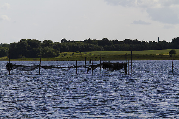 포토 JPG 해외이미지 직업 밧줄 줄 바다 자연 낚시 덴마크 사람없음 야외 물 여름 파란색 항구 장비 잡기 그물 작업도구 부표 해외202004 해외포토 자연요소 계절 컬러 교통시설 모션 레저 북유럽 도구 생태계 파일형식 이미지허브