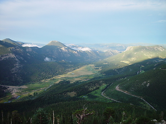 포토 JPG 해외이미지 공원 도로 여행 자연 하늘 산 국립공원 풍경 사람없음 야외 파란색 황무지 숲 명승지 전국 콜로라도 산맥 해외202004 해외포토 공공시설 길 컬러 교통시설 미국 생태계 파일형식 이미지허브