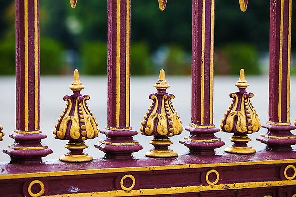 포토 JPG 해외이미지 미술 경비 사람없음 장식 빨간색 울타리 금속 도시 화려 역사 비엔나 오스트리아 황금 철 묘사 대문 창살 옛날 철책 해외202004 해외포토 유럽 컬러 컨셉 재질 문화예술 안전 담장 문 보호 파일형식 이미지허브