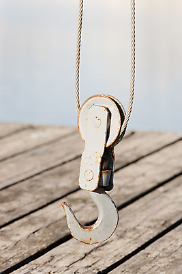 포토 JPG 해외이미지 밧줄 바다 핀란드 사람없음 빨간색 물 파란색 노란색 항구 맑음 검은색 봄 회색 고리 기중기 롤 철사 철강 해외202004 해외포토 자연요소 계절 줄 컬러 교통시설 날씨 북유럽 중장비 파일형식 이미지허브