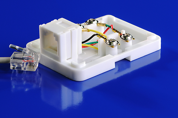 포토 JPG 해외이미지 통신 사람없음 파란색 반사 기계 장비 네트워크 투명 콘센트 플러그 연결 접속 사이버 무선전화기 전화기 철사 분열 해외202004 해외포토 컬러 파일형식 이미지허브