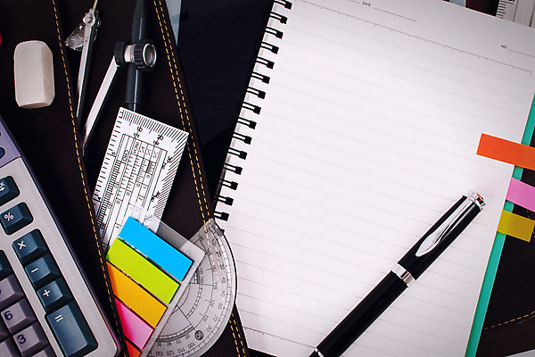 포토 JPG 해외이미지 직업 학생 라이프스타일 종이 장신구 학교 탁자 아이디어 자 사람없음 목재 책 세트 컬러풀 사무실 알약 연필 펜 쪽지 교사 공책 공백 계산기 업무 수학 정상 편지지 책상 준비 지우개 정사각형 클립 각도 지역 비서 바인더 나누기 인기 캘리퍼스 공급 강조 해외202004 해외포토 도형 나무 교육 컬러 가구 컨셉 비즈니스 재료 교과목 문구용품 학용품 생활 필기구 약 사무용품 장비 공구 작업 편지 파일형식 이미지허브