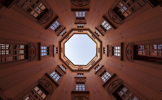 포토 JPG 해외이미지 모양 디자인 길 백그라운드 컨셉 패턴 건축양식 창문 사람없음 이탈리아 궁전 골동품 도시 고급 유령 신비 무서움 방향 감옥 위협 공상 문제 미로 긴장 나쁜 밀라노 복잡 불면증 죄수 지옥 특별함 혼란 스타일 해외202004 해외포토 건축 감정 유럽 고건축 무늬 질병 파일형식 이미지허브
