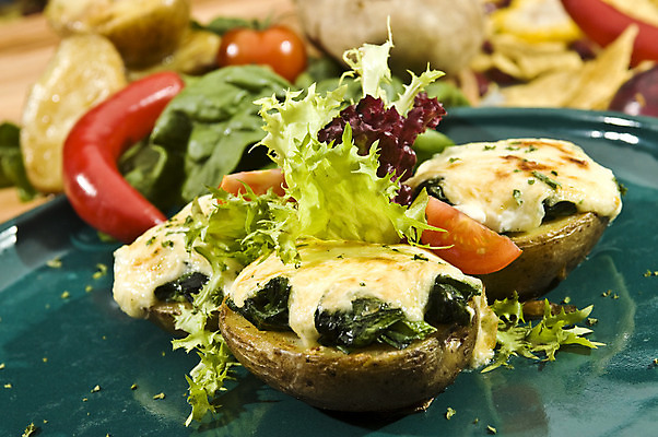 포토 JPG 해외이미지 라이프스타일 접시 영어 계절 음식 조각 백그라운드 토마토 채소 치즈 새로움 감자 실내 건강 육류 요리 사람없음 내부 옆모습 빨간색 초록색 식사 저녁식사 봄 샐러드 흰색 신선 뜨거움 굽기 피부 묘사 심플 후추 시금치 폭식 고립 탄수화물 해외202004 해외포토 문자 식기 뷰포인트 컬러 컨셉 식재료 유제품 생활 신체부위 구이 향신료 파일형식 이미지허브