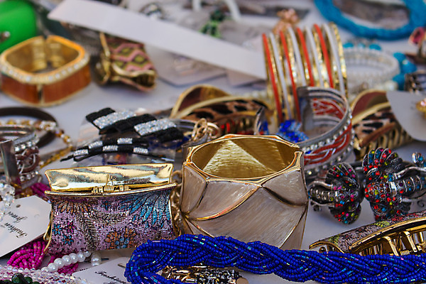 포토 JPG 해외이미지 백그라운드 목걸이 장신구 미술 사람 사람없음 장식 유행 귀걸이 화려 시장 원주민 보석 고물 옛날 핸드메이드 해외202004 해외포토 컨셉 문화예술 아프리카인 광석 파일형식 이미지허브