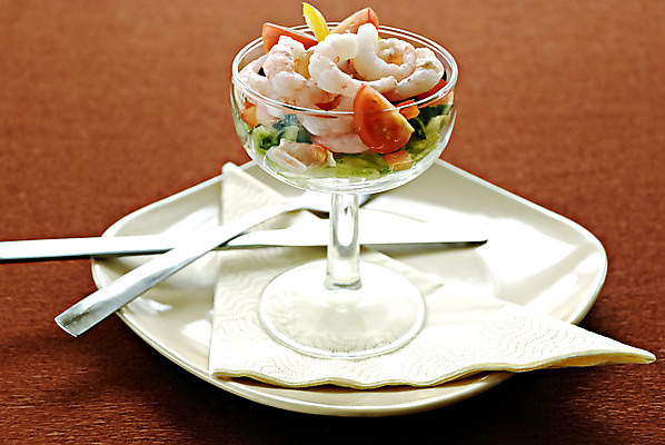 포토 JPG 해외이미지 종이 음식 토마토 채소 오이 새우 건강 사람없음 샐러드 신선 칵테일 맛 해산물 날것 빙산 식용 해외202004 해외포토 컨셉 주류 갑각류 파일형식 이미지허브