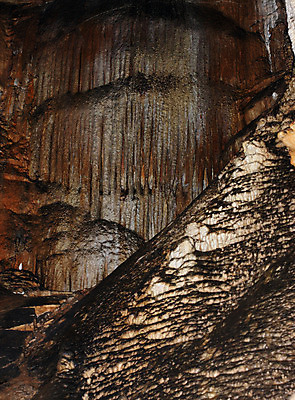 포토 JPG 해외이미지 산 사람없음 흐름 동굴 기르기 석회암 종유석 지질학 해외202004 해외포토 교육 컨셉 암석 돌봄 파일형식 이미지허브