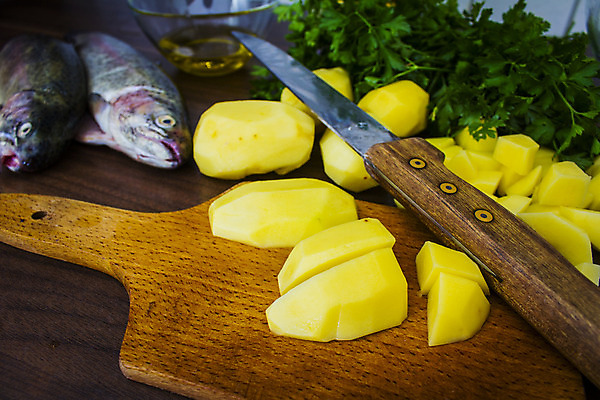 포토 JPG 해외이미지 동물 접시 음식 바다 2 다이어트 낚시 감자 파슬리 건강 육류 어류 요리 사람없음 초록색 주방 식사 저녁식사 죽음 신선 맛 은색 해산물 피부 준비 꼬리 날것 내추럴 점심식사 민물 송어 오메가 해외202004 해외포토 식기 컬러 컨셉 채소 식재료 레저 신체부위 수중동물 파일형식 이미지허브