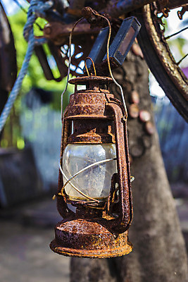 포토 JPG 해외이미지 선 벽 백그라운드 유리 탁자 따뜻함 사람없음 목재 가로 금속 수확 램프 갑판 향수 부식 질감 복고 옛날 카피스페이스 해외202004 해외포토 나무 가구 농업 배_교통 재료 재질 조명 화장품 공백 파일형식 이미지허브