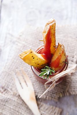 포토 JPG 해외이미지 실내 사람없음 감자튀김 케첩 담기 해외202004 해외포토 모션 감자 내부 튀김 소스_음식 파일형식 이미지허브