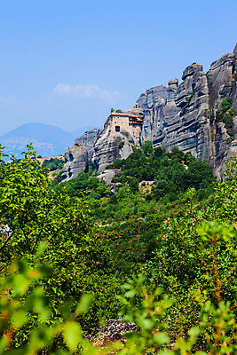 포토 JPG 해외이미지 전통 종교 여행 겨울 건축양식 자연 하늘 지붕 산 미술 풍경 사람없음 파란색 교회 여행객 믿음 탑 일몰 가을 바위 기도 예수 재산 고독 승려 그리스 신성 수도원 그리스인 신앙심 옛날 회랑 스타일 메테오라 해외202004 해외포토 서양인 건축물 계절 건축 감정 유럽 컬러 종교건축 문화예술 사람 건물 금융 노을 세계문화유산 돌_바위 신_종교 복도 성직자 생태계 파일형식 이미지허브