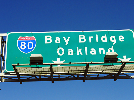 포토 JPG 해외이미지 도로 여행 북아메리카 텍스트 교통시설 하늘 사람없음 가로 초록색 여름 파란색 미국 운전 도시 만 고속도로 운전사 방향 사인 캘리포니아 지역 북쪽 루트 샌프란시스코 해외202004 해외포토 직업 계절 길 컬러 교통 모션 아메리카 시설 파일형식 이미지허브