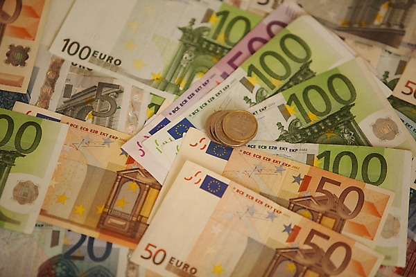 포토 JPG 해외이미지 백그라운드 지폐 돈 비즈니스 사람없음 경제 저축 유로 절약 빨래 오브젝트 경제학 해외202004 해외포토 교육 컨셉 가사 금융 재산 파일형식 이미지허브