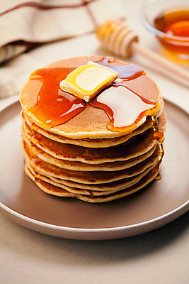 포토 JPG 해외이미지 접시 음식 포크 디저트 실내 요리 사람없음 빨간색 초록색 컬러풀 갈색 노란색 쌓기 검은색 식사 흰색 사발 닫기 달콤 아침식사 잼 다발 허브 유기농 브런치 토핑 버터 꿀 팬케이크 점심식사 핸드메이드 크레이프 해외202004 해외포토 식물 식기 웰빙 컬러 모션 내부 케이크 사기그릇 소스_음식 맛 파일형식 이미지허브