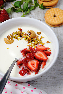 포토 JPG 해외이미지 열매 음식 조각 채소 딸기 디저트 유제품 건강 사람없음 쿠키 저녁식사 추위 신선 양념 조미료 사발 맛 아침식사 수프 자르기 비만 브런치 요거트 그리스인 점심식사 찌그러짐 당뇨병 저칼로리 채식주의자 캐슈넛 해외202004 해외포토 서양인 식물 컨셉 과일 모션 식사 견과류 사기그릇 질병 몸매 채식 향미료 파일형식 이미지허브