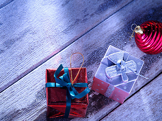 포토 JPG 해외이미지 전통 행복 크리스마스 겨울 휴가 새로움 새해 기념 선물 이벤트 사람없음 장식 빛 상자 산타클로스 축제 놀람 덮개 축하 인사 소나무 날짜 황금 야간 12월 연도 오브젝트 서리 마법 노엘 포장소품 2017년 클라우스 해외202004 해외포토 자연요소 나무 계절 기념일 감정 컨셉 포장 표정 뚜껑 예절 포장재료 파일형식 이미지허브